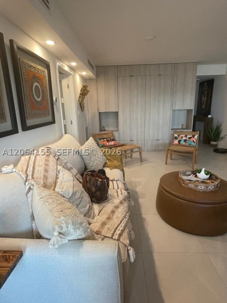 Apartment for rent at Four Winds Condo 1407