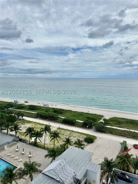 Apartment for rent at Four Winds Condo 1407