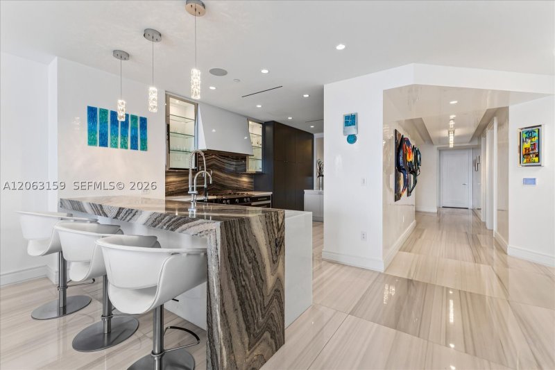 Comprar apartamento no The Estates at Acqualina 2802