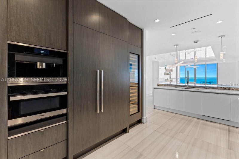 Comprar apartamento no The Estates at Acqualina 2802