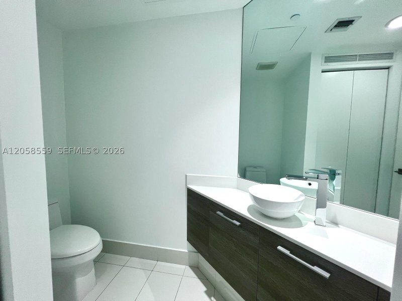 Comprar apartamento no Paraiso Bay Miami 908