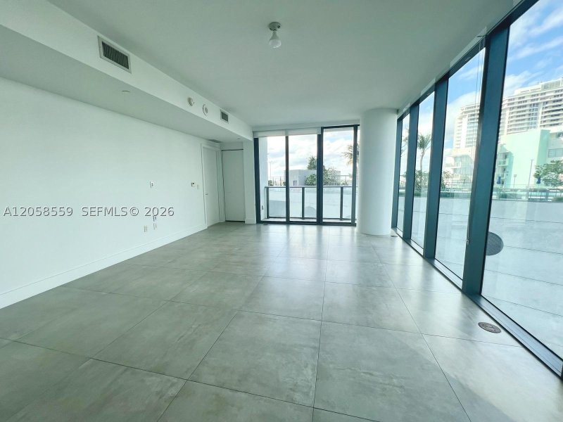 Comprar apartamento no Paraiso Bay Miami 908