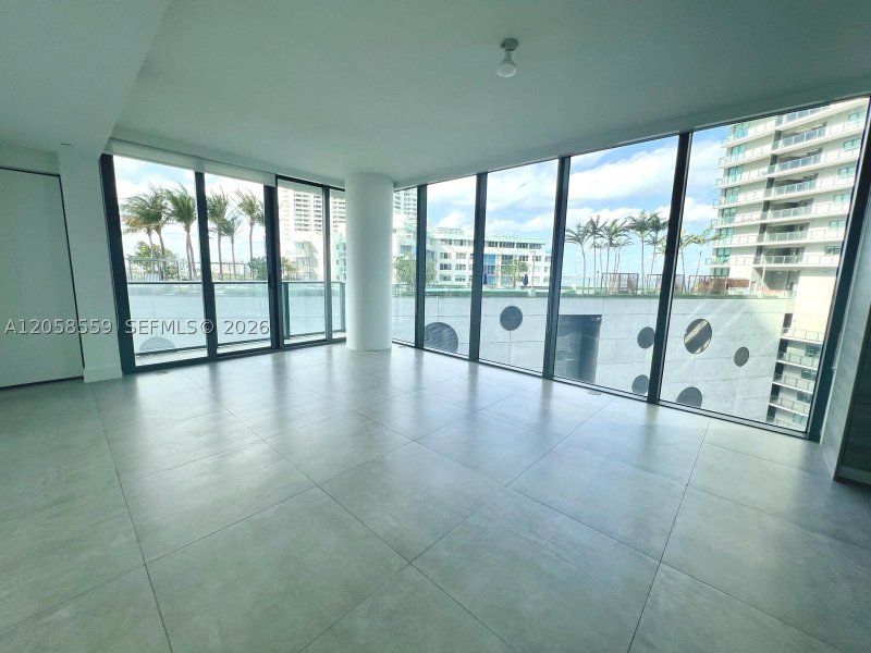 Comprar apartamento no Paraiso Bay Miami 908