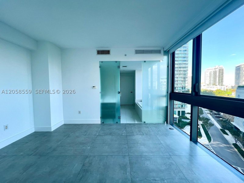 Comprar apartamento no Paraiso Bay Miami 908