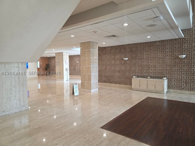 Comprar apartamento en Triton Towers 940