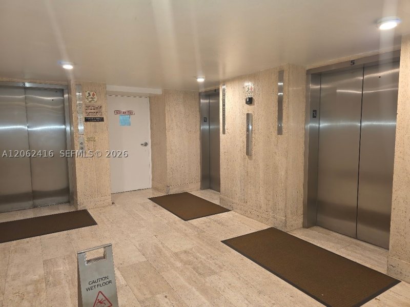 Comprar apartamento en Triton Towers 940