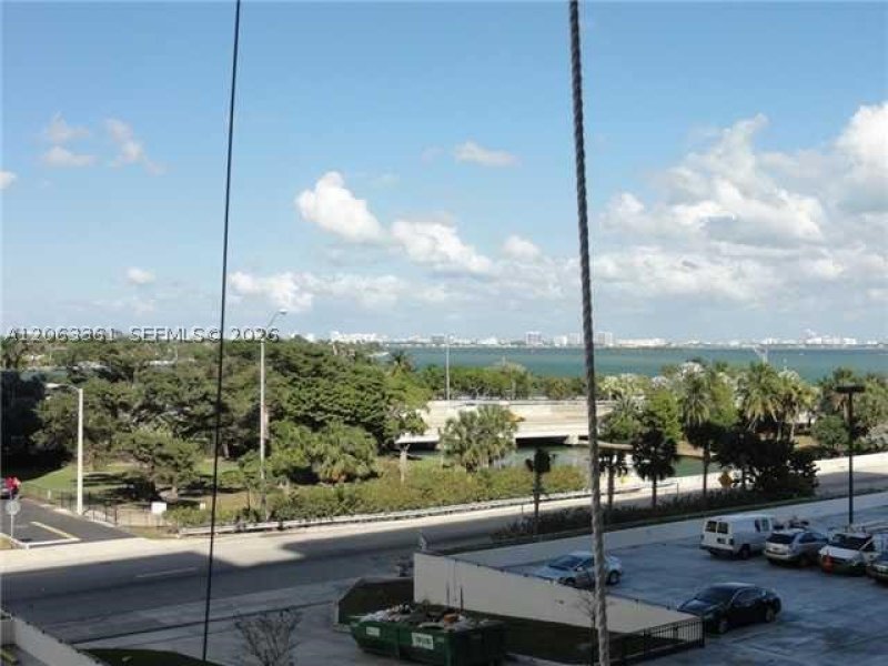 Aluguel de apartamento no Charter Club Condos 402