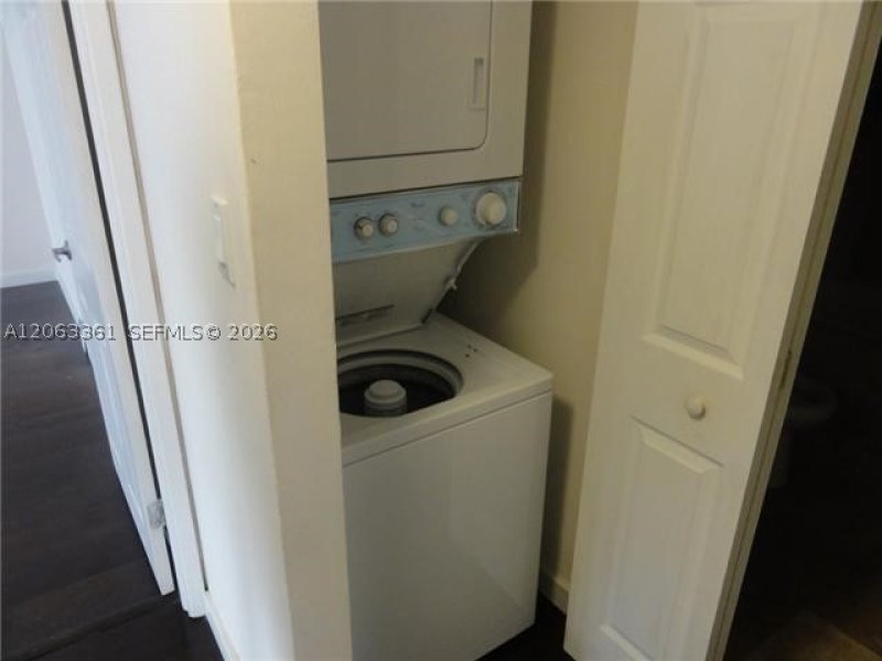 Aluguel de apartamento no Charter Club Condos 402