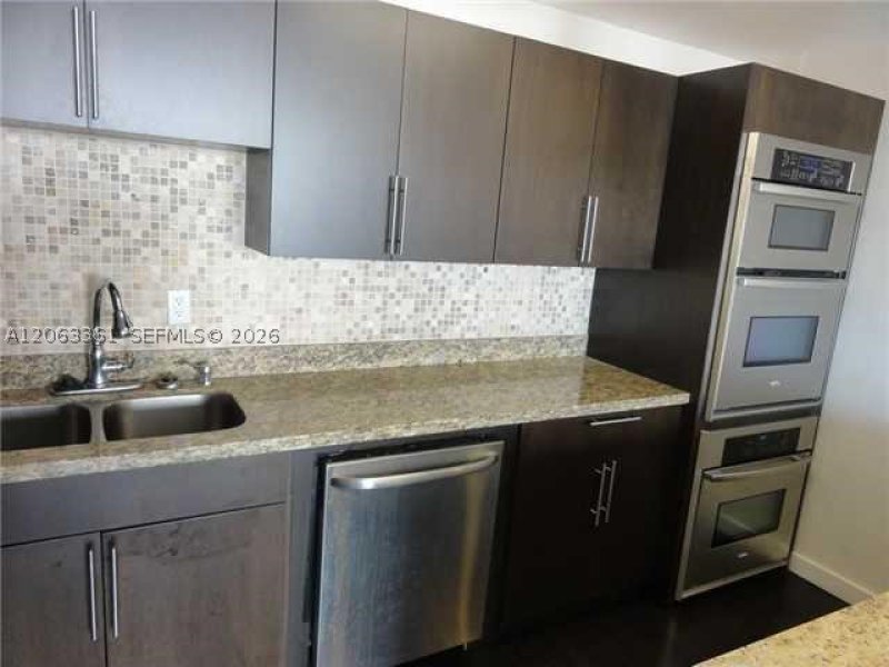 Aluguel de apartamento no Charter Club Condos 402