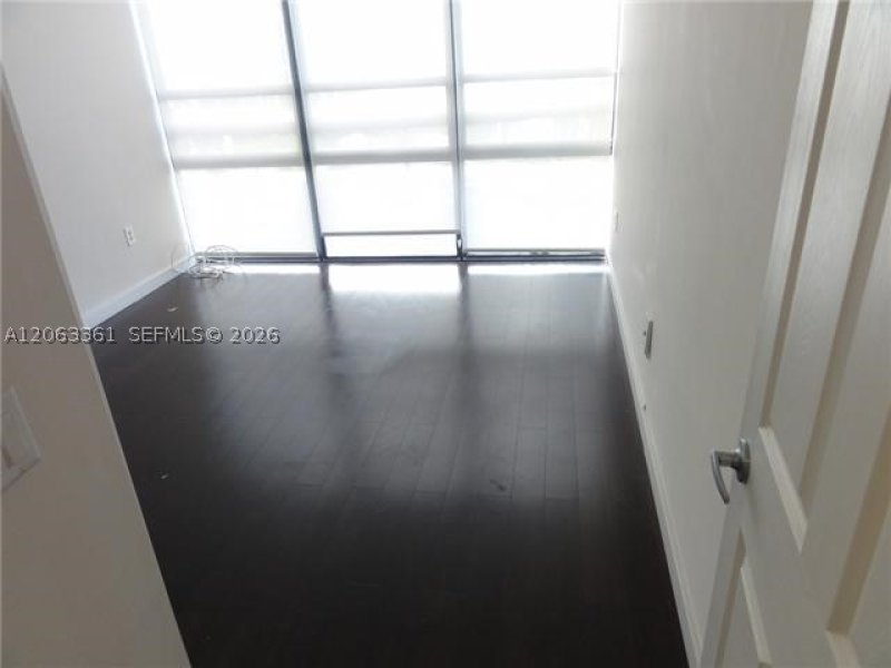 Aluguel de apartamento no Charter Club Condos 402