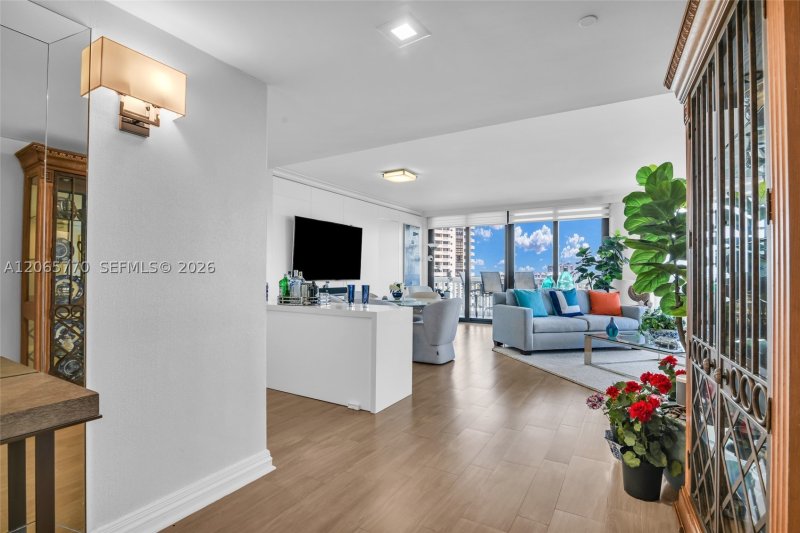 Condo for sale at 2000 Williams Island 2006