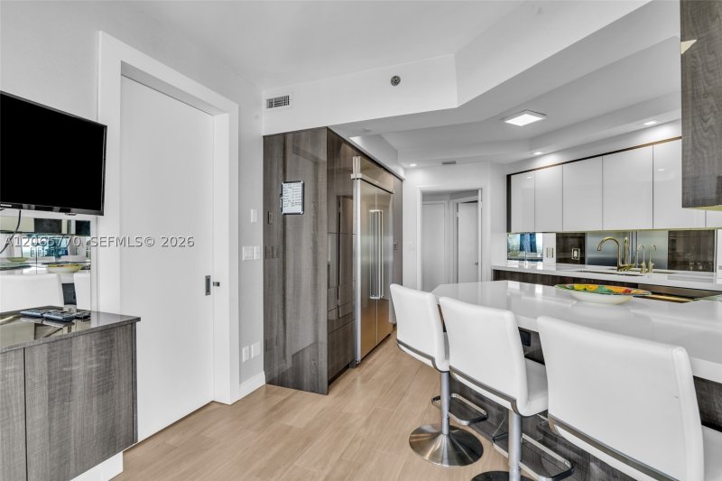 Condo for sale at 2000 Williams Island 2006