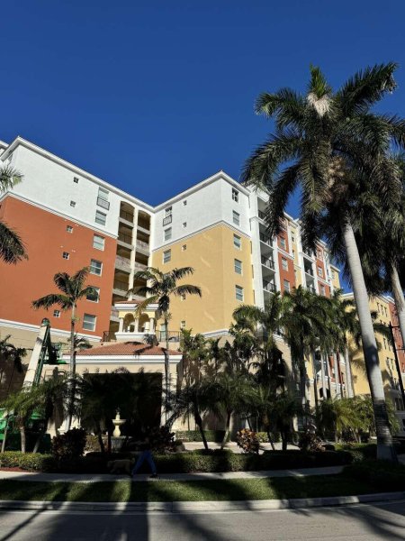Comprar apartamento no Porto Bellagio 3102