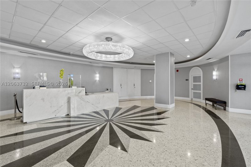 Condo for sale at Parker Tower 911