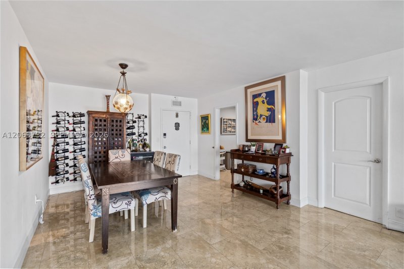 Condo for sale at Parker Tower 911
