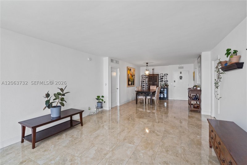 Condo for sale at Parker Tower 911