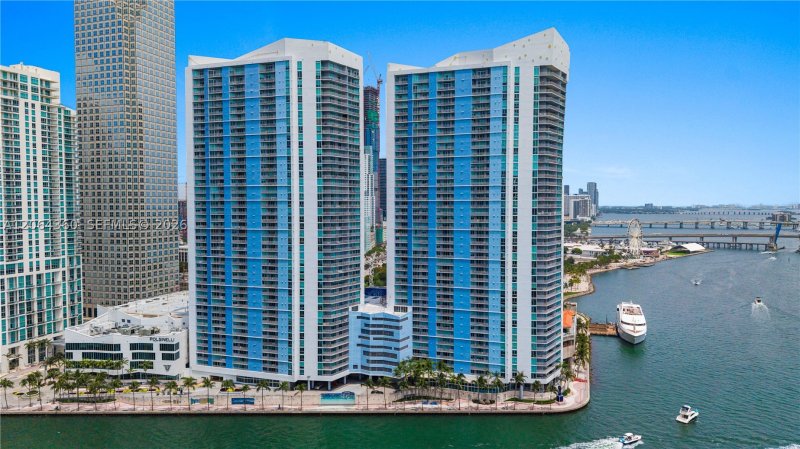 Comprar apartamento en One Miami East Tower 3421