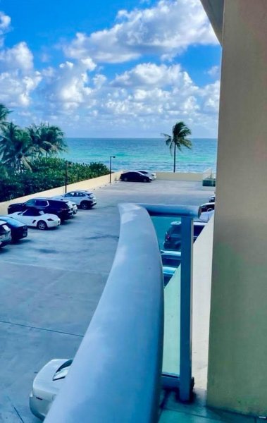 Condo for sale at The Wave Condo 338