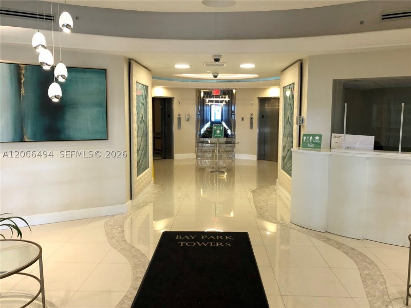 Aluguel de apartamento no Bay Park Towers 204