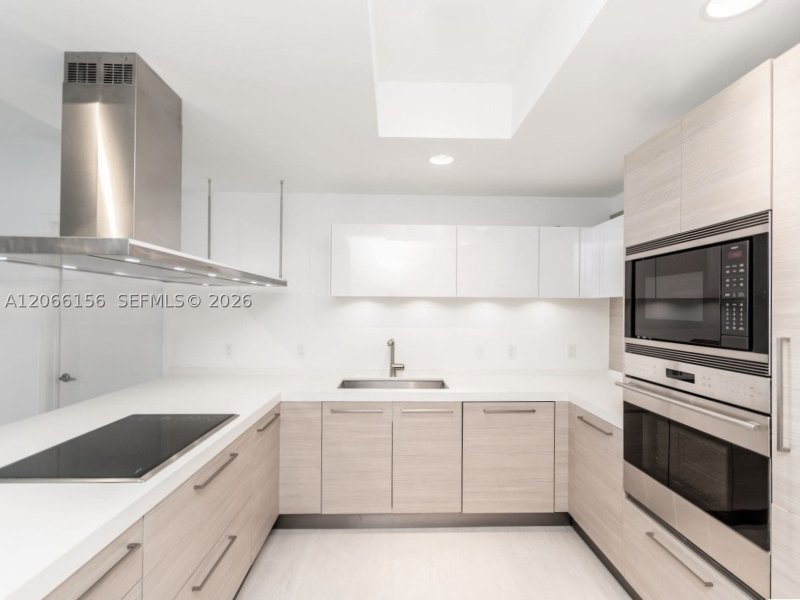 Condo for sale at Marina Palms Yacht Club 1004
