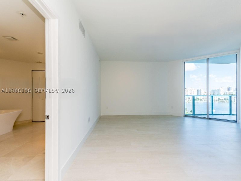 Condo for sale at Marina Palms Yacht Club 1004