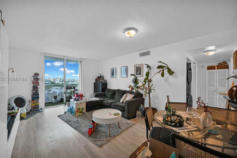 Comprar apartamento no Brickell Vista 908