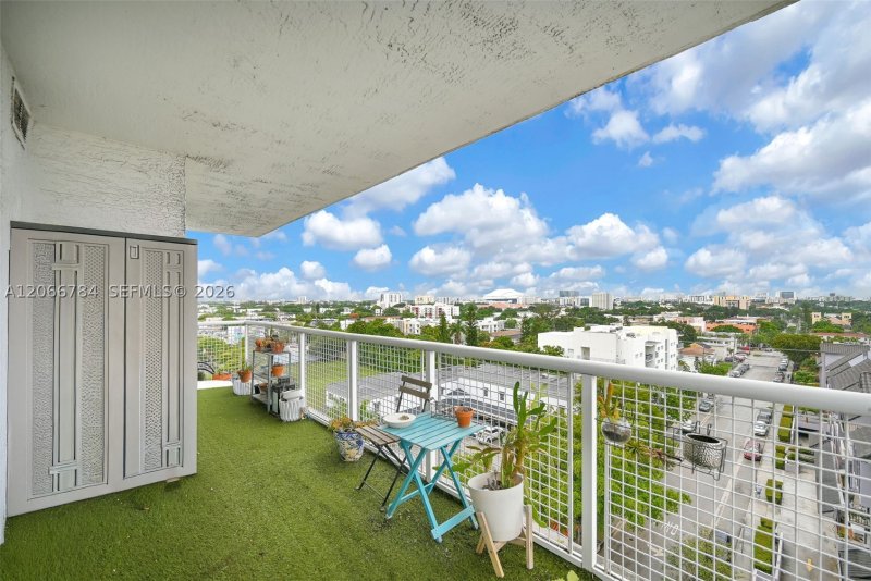 Comprar apartamento no Brickell Vista 908