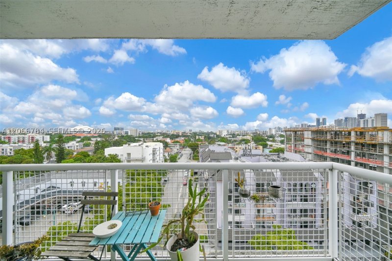 Comprar apartamento no Brickell Vista 908