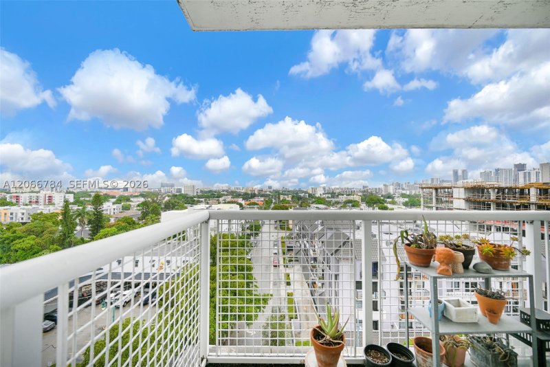 Comprar apartamento no Brickell Vista 908