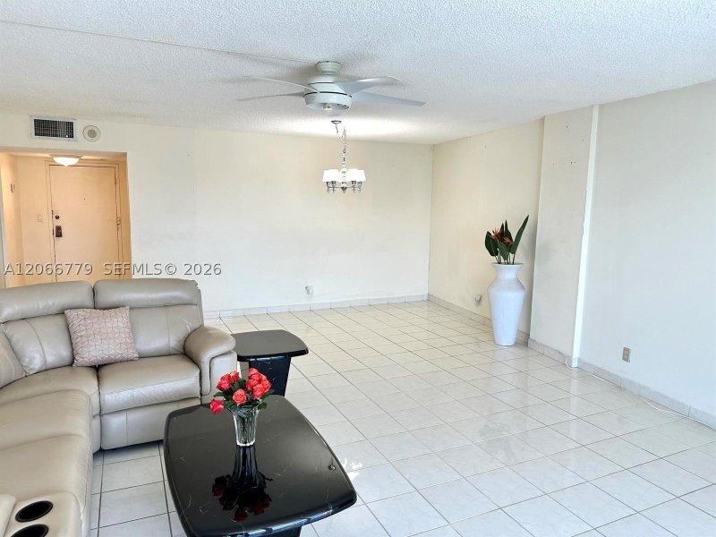 Condo for sale at Hallmark of Hollywood 1516