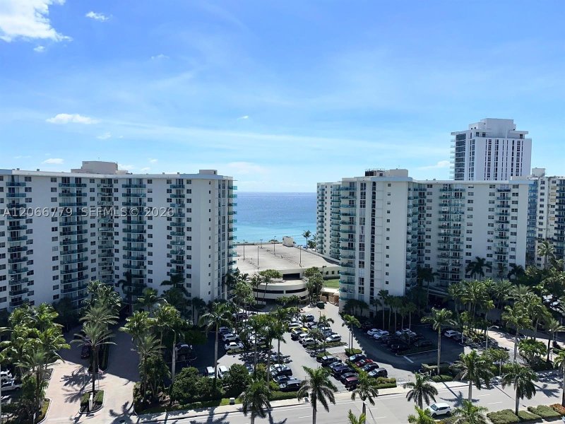 Condo for sale at Hallmark of Hollywood 1516