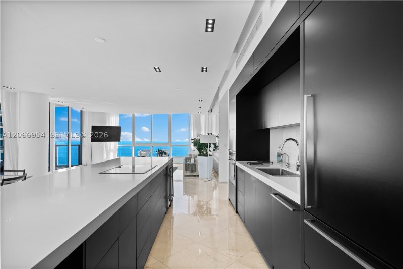 Apartment for rent at Continuum I South 3207