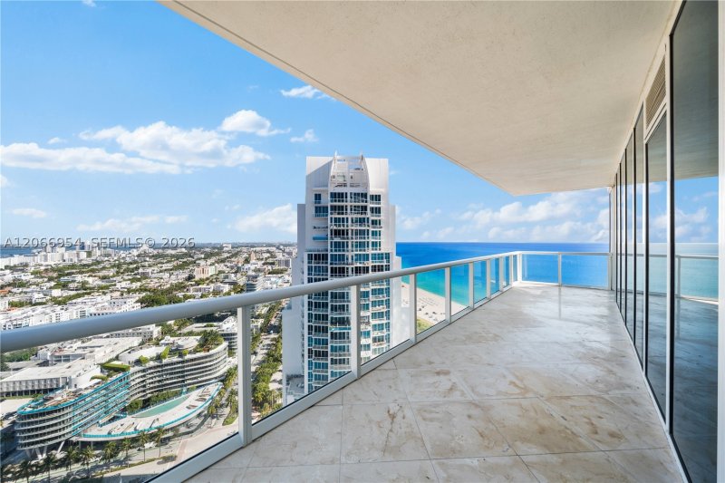 Apartment for rent at Continuum I South 3207