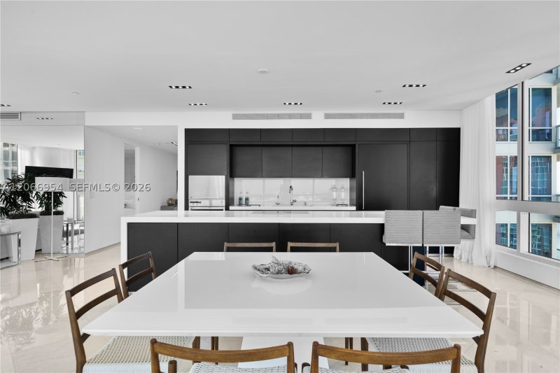 Apartment for rent at Continuum I South 3207