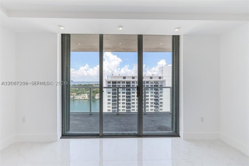 Aluguel de apartamento no Arlen Beach 1611