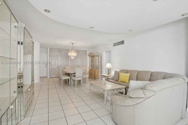 Comprar apartamento no Carriage Club North 424