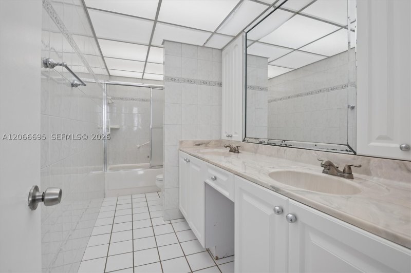 Comprar apartamento no Carriage Club North 424