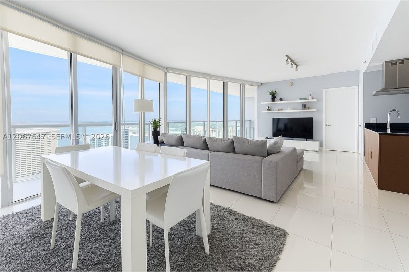 Icon Brickell Tower II Apt #5104