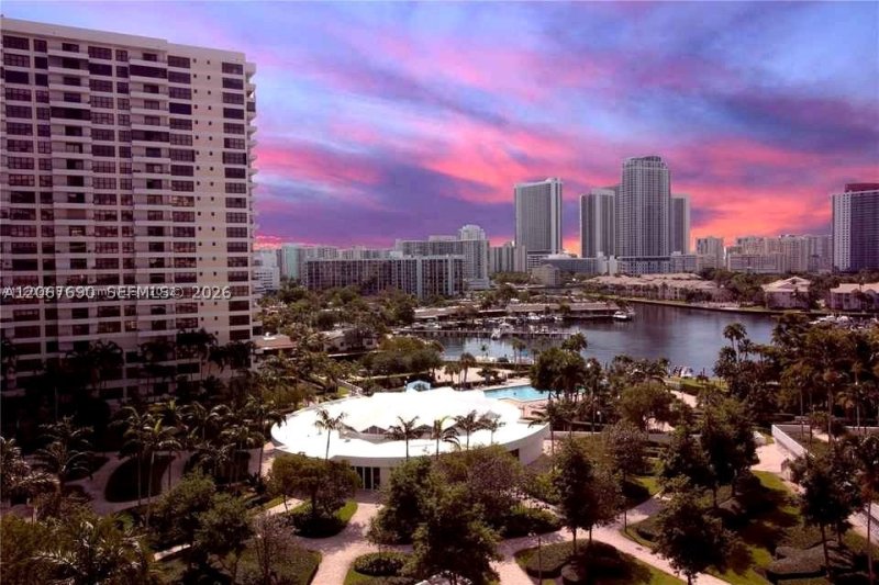 Condo for sale at Olympus Towers 1113