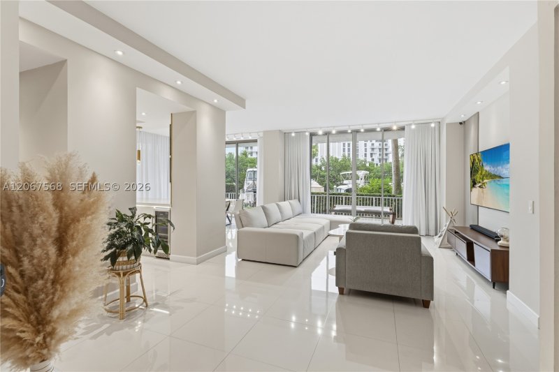 Alquiler de apartamento en Mystic Pointe 400 104