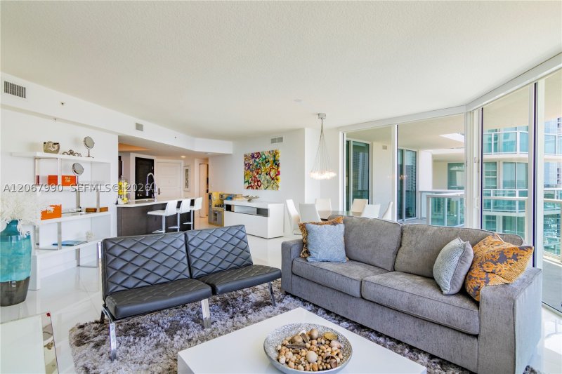 Condo for sale at St Tropez 1-1604