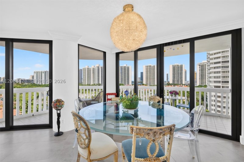 Comprar apartamento no 1000 Williams Island 1204