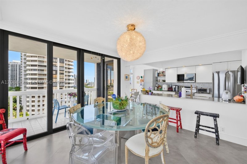 Comprar apartamento no 1000 Williams Island 1204