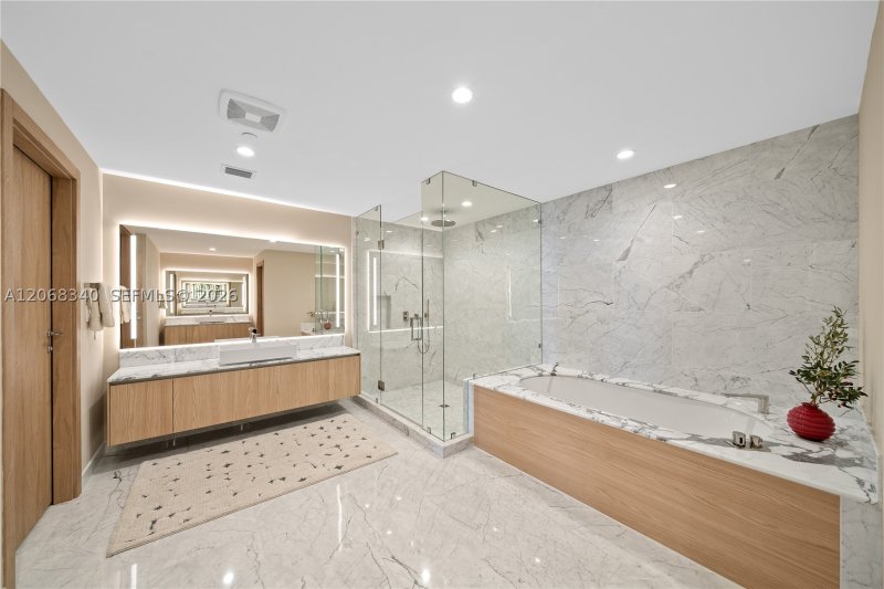 Condo for sale at Onda Bay Harbor Islands PH2