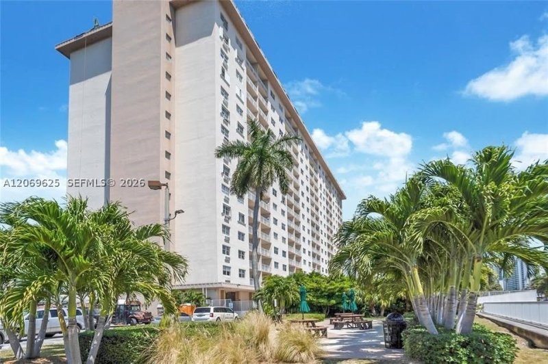 Coastal Towers Apt #316