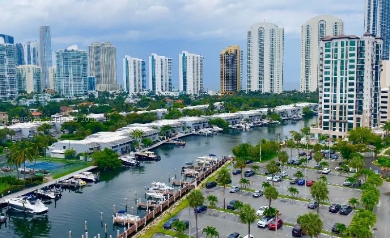Comprar apartamento no Coastal Towers 316