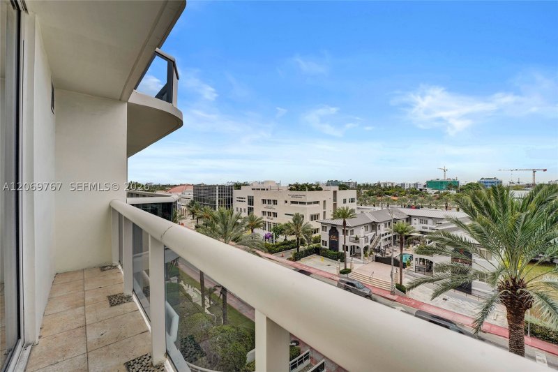 Condo for sale at Solimar 5NG