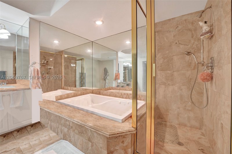 Condo for sale at Solimar 5NG