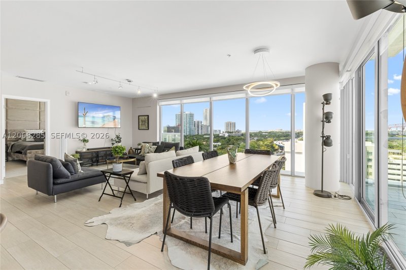 Comprar apartamento no Le Parc at Brickell 1202
