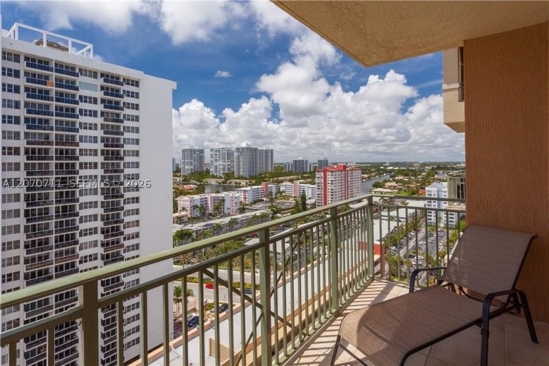 Condo for sale at 2080 Ocean Drive MPH09